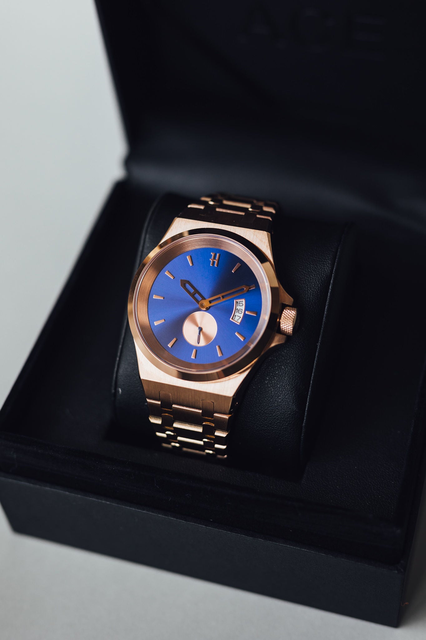 THE ACE - SAPPHIRE ROSE MENS WATCH